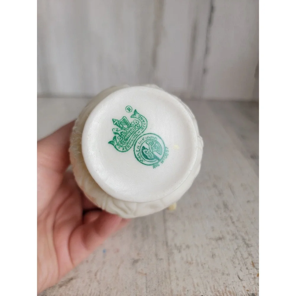Belleek Ireland‎ mini off-white creamer scalloped luster kitchen home